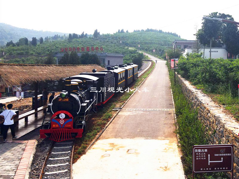 轨道小火车,轨道观光火车价格,景区轨道观光小火车厂家