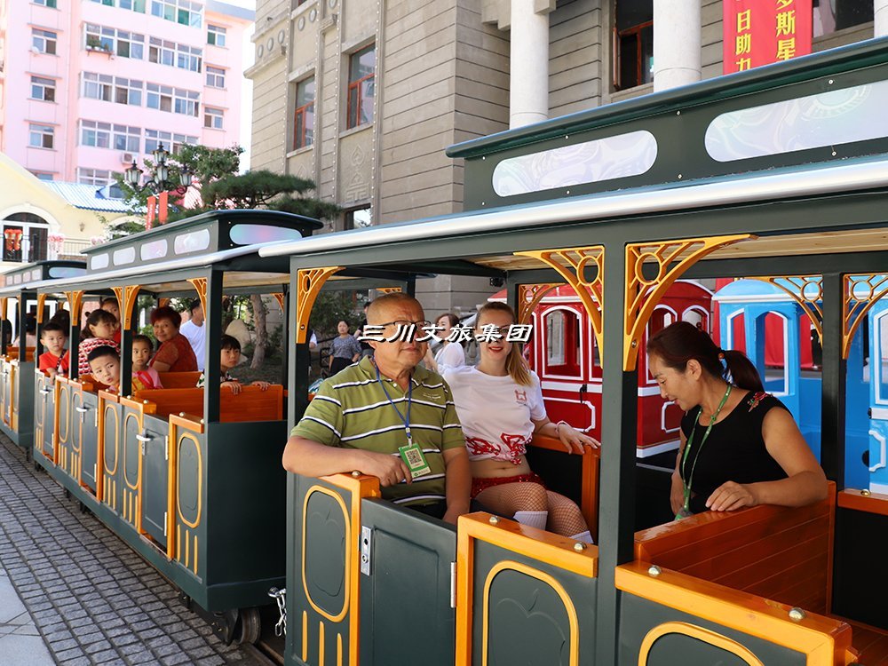 观光小火车项目:文旅街区流量与流量双赢
